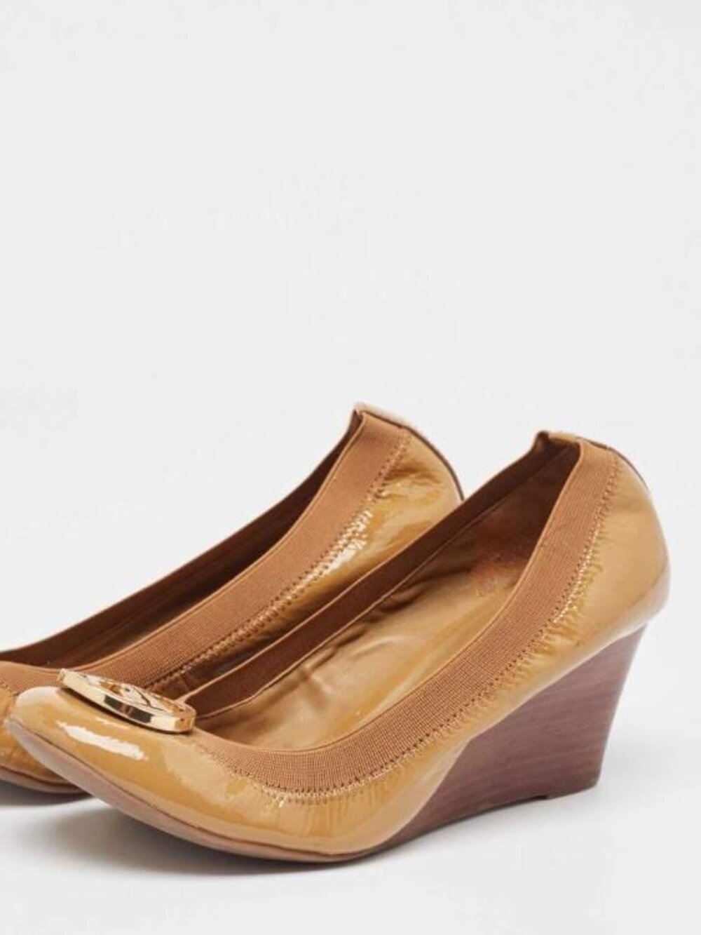 TORY BURCH Caroline Wedge Patent Leather Heel size 6M